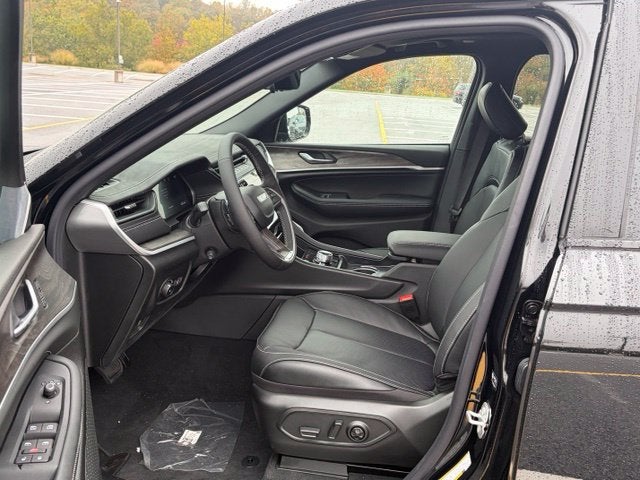 2027 Jeep Grand Cherokee GRAND CHEROKEE LIMITED RESERVE 4X4