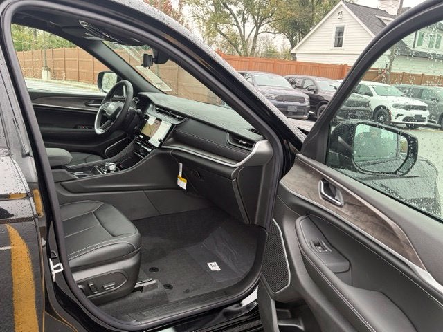 2027 Jeep Grand Cherokee GRAND CHEROKEE LIMITED RESERVE 4X4