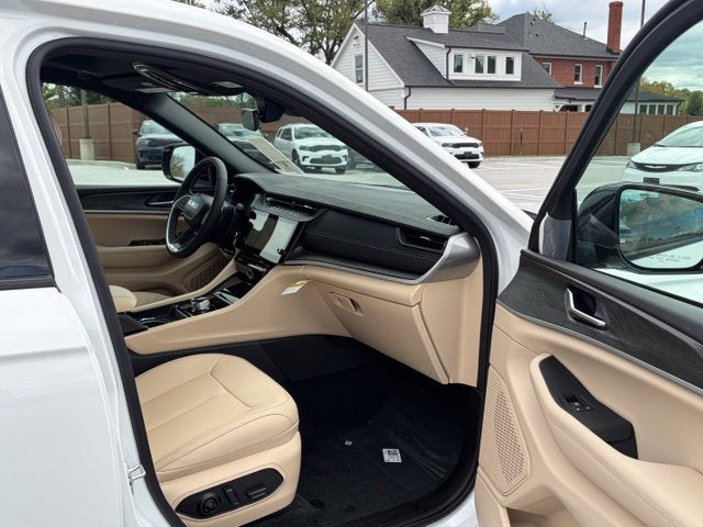 2027 Jeep Grand Cherokee GRAND CHEROKEE LIMITED 4X4