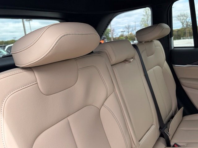2027 Jeep Grand Cherokee GRAND CHEROKEE LIMITED 4X4