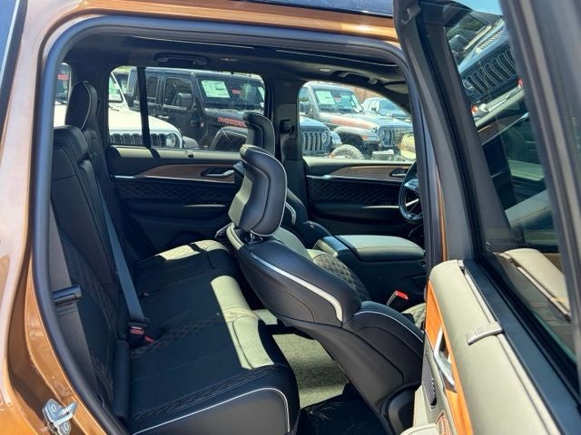 2026 Jeep Grand Cherokee GRAND CHEROKEE SUMMIT 4X4