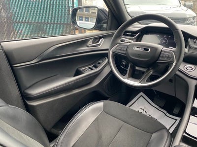 2025 Jeep Grand Cherokee L Altitude 4x4