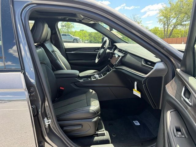 2026 Jeep Grand Cherokee GRAND CHEROKEE L LAREDO ALTITUDE 4X4