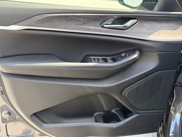 2026 Jeep Grand Cherokee GRAND CHEROKEE L LAREDO ALTITUDE 4X4