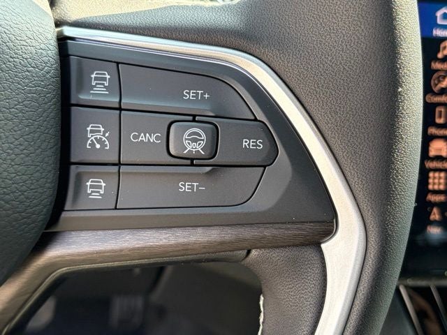 2026 Jeep Grand Cherokee GRAND CHEROKEE L LAREDO ALTITUDE 4X4