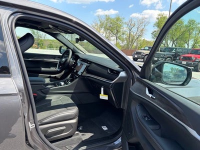 2026 Jeep Grand Cherokee GRAND CHEROKEE L LAREDO ALTITUDE 4X4