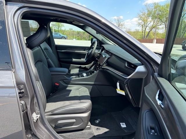 2026 Jeep Grand Cherokee GRAND CHEROKEE L LAREDO ALTITUDE 4X4