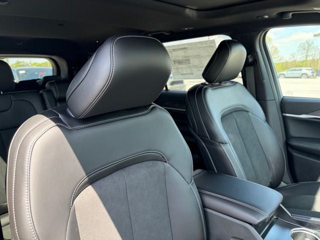 2026 Jeep Grand Cherokee GRAND CHEROKEE L LAREDO ALTITUDE 4X4