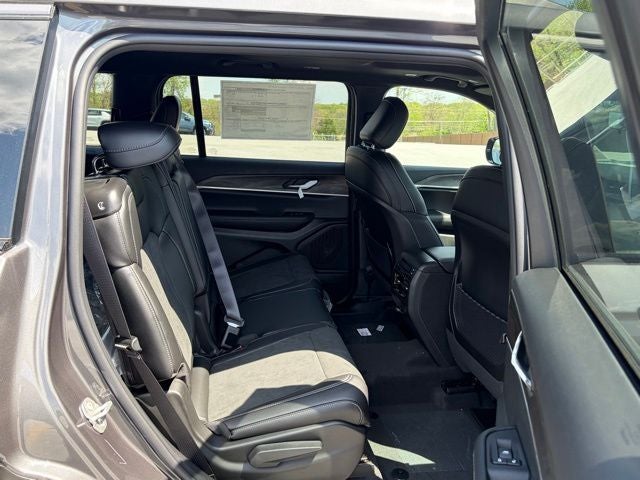 2026 Jeep Grand Cherokee GRAND CHEROKEE L LAREDO ALTITUDE 4X4