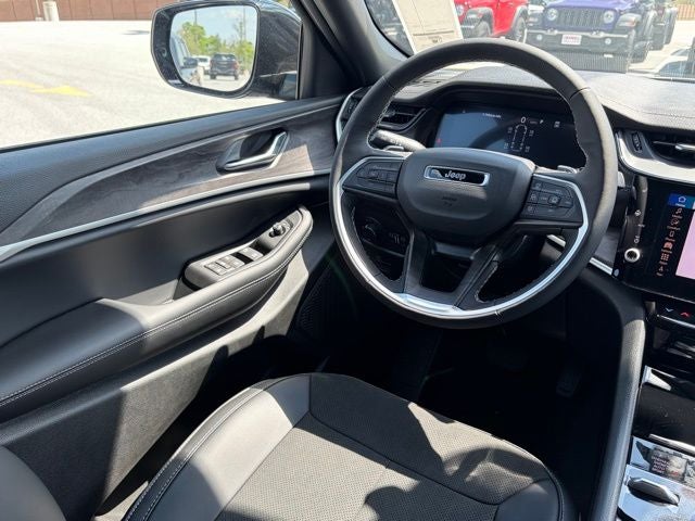 2026 Jeep Grand Cherokee GRAND CHEROKEE L LAREDO ALTITUDE 4X4