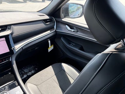 2026 Jeep Grand Cherokee GRAND CHEROKEE L LAREDO ALTITUDE 4X4