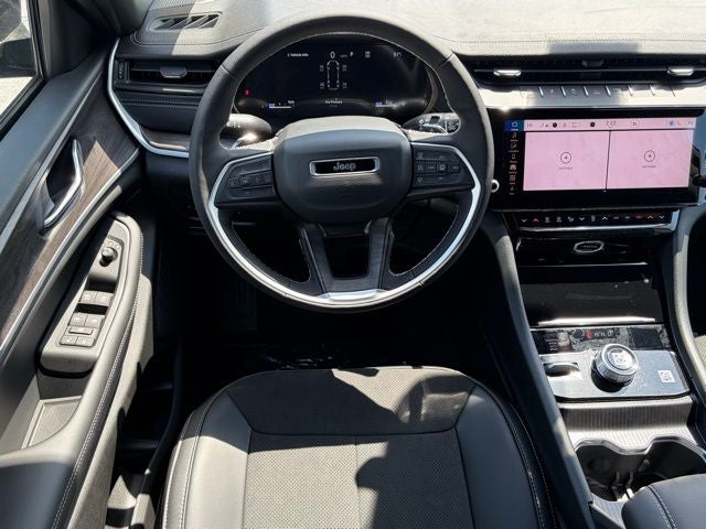 2026 Jeep Grand Cherokee GRAND CHEROKEE L LAREDO ALTITUDE 4X4