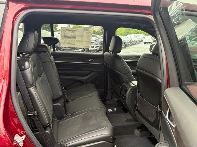 2026 Jeep Grand Cherokee GRAND CHEROKEE L LAREDO ALTITUDE 4X4