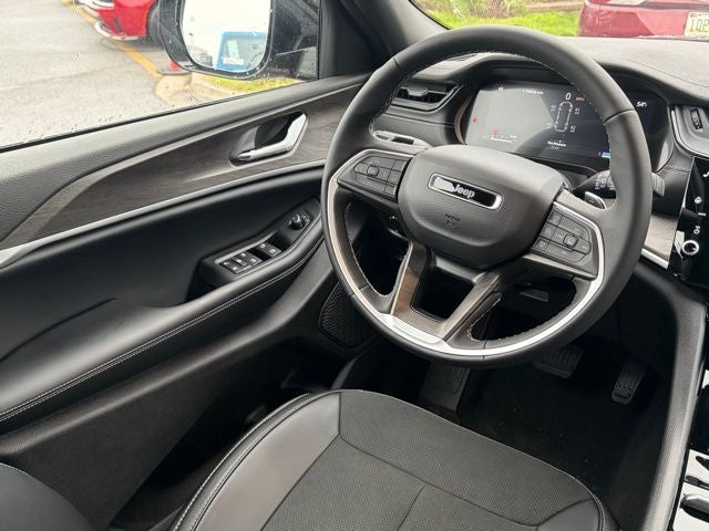 2026 Jeep Grand Cherokee GRAND CHEROKEE L LAREDO ALTITUDE 4X4