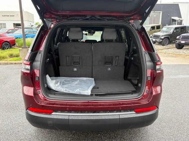 2026 Jeep Grand Cherokee GRAND CHEROKEE L LAREDO ALTITUDE 4X4