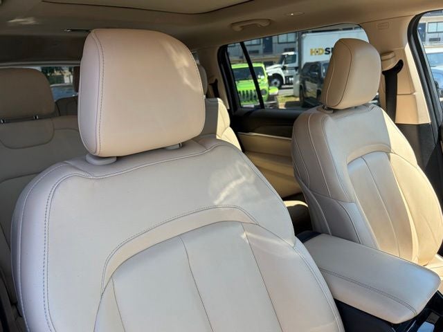 2022 Jeep Grand Cherokee L Limited 4x4