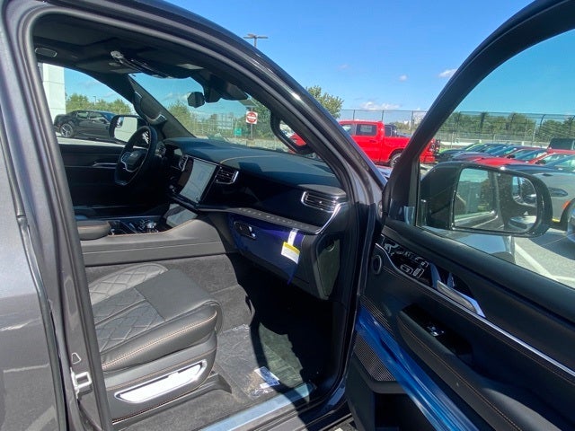 2023 Jeep Grand Wagoneer L Series III