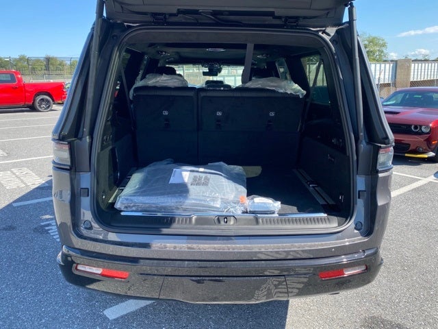 2023 Jeep Grand Wagoneer L Series III