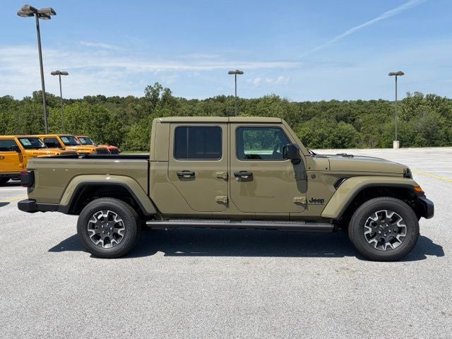 2026 Jeep Gladiator GLADIATOR SAHARA 4X4