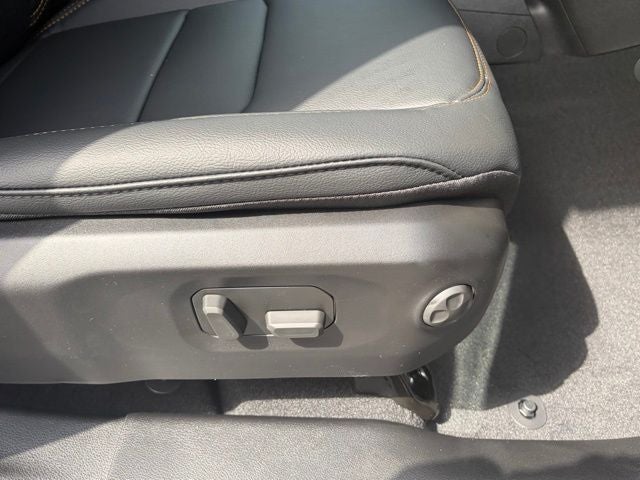 2026 Jeep Gladiator GLADIATOR SAHARA 4X4