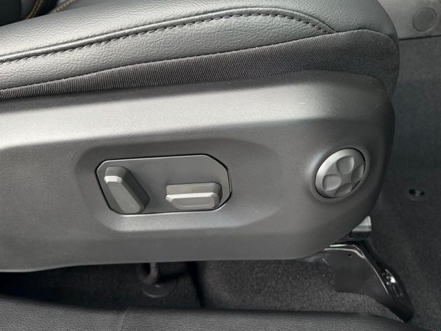 2026 Jeep Gladiator GLADIATOR SAHARA 4X4