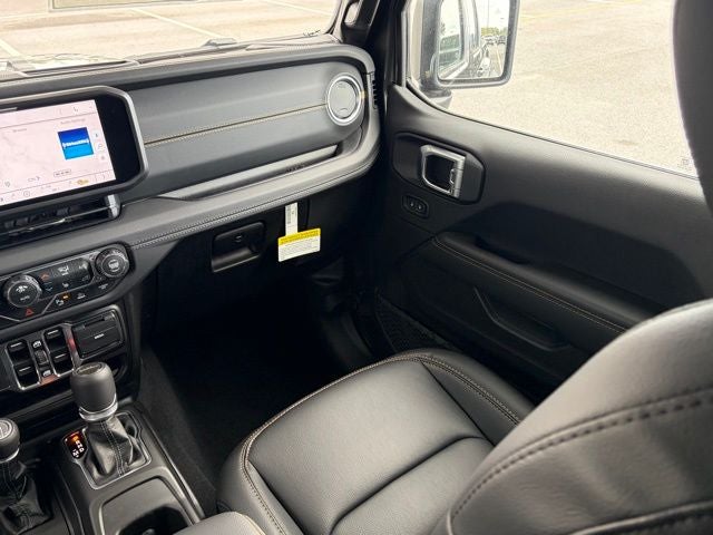 2026 Jeep Gladiator GLADIATOR SAHARA 4X4