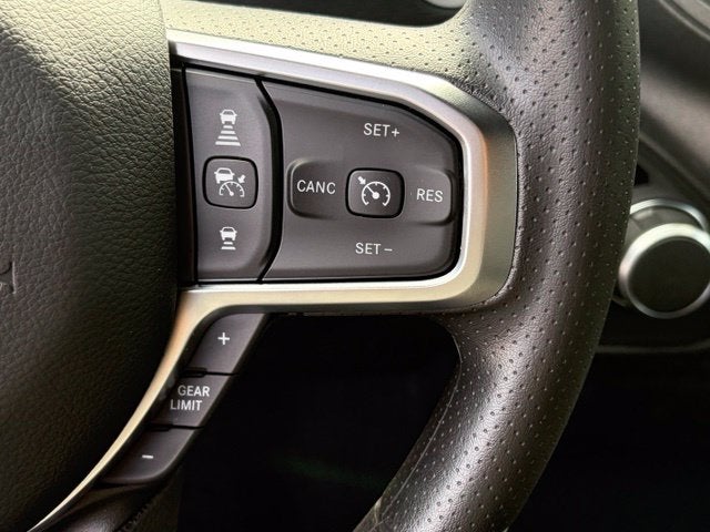 2027 RAM Ram 1500 RAM 1500 TRADESMAN QUAD CAB 4X2 6'4' BOX