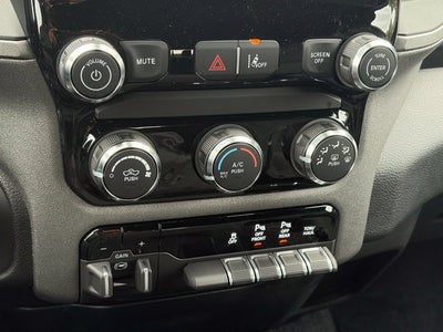 2027 RAM Ram 1500 RAM 1500 TRADESMAN QUAD CAB 4X2 6'4' BOX