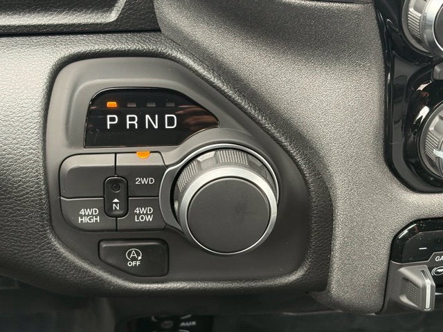 2027 RAM Ram 1500 RAM 1500 TRADESMAN CREW CAB 4X4 5'7' BOX