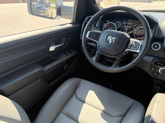 2027 RAM Ram 1500 RAM 1500 TRADESMAN CREW CAB 4X4 5'7' BOX