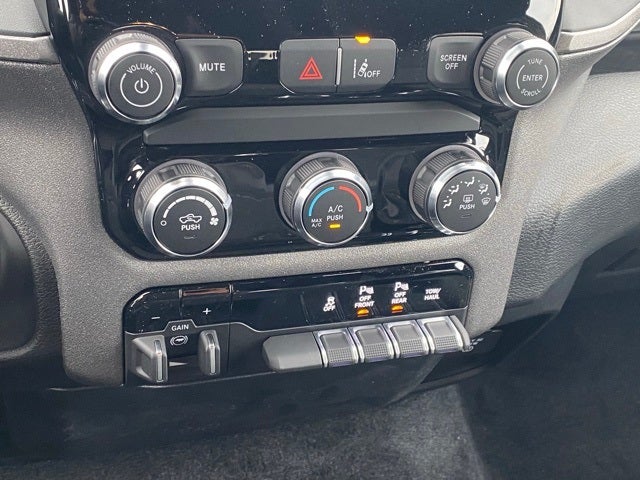 2026 RAM Ram 1500 RAM 1500 TRADESMAN QUAD CAB 4X2 6'4' BOX