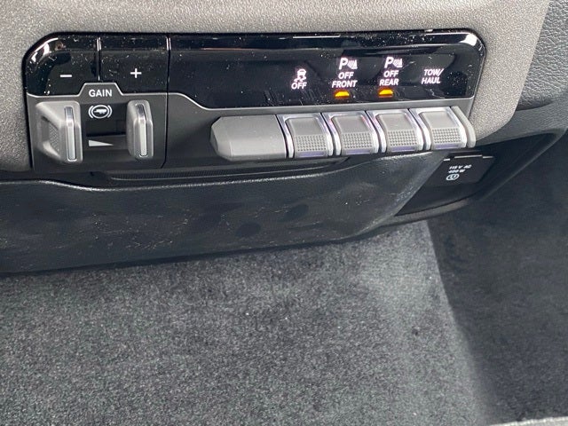 2026 RAM Ram 1500 RAM 1500 TRADESMAN QUAD CAB 4X2 6'4' BOX