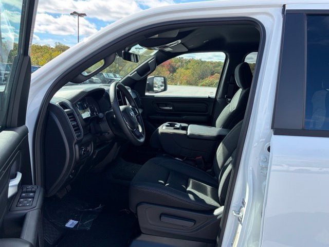2027 RAM Ram 1500 RAM 1500 TRADESMAN QUAD CAB 4X4 6'4' BOX