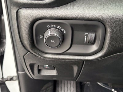 2027 RAM Ram 1500 RAM 1500 TRADESMAN CREW CAB 4X4 5'7' BOX