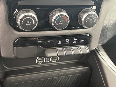 2026 RAM Ram 1500 RAM 1500 EXPRESS CREW CAB 4X4 5'7' BOX