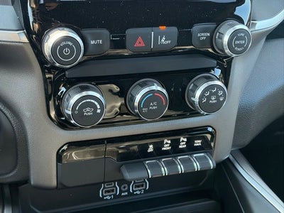 2026 RAM Ram 1500 RAM 1500 EXPRESS CREW CAB 4X4 5'7' BOX