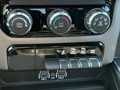 2026 RAM Ram 1500 RAM 1500 EXPRESS CREW CAB 4X4 5'7' BOX