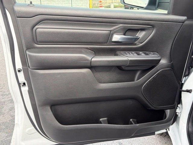 2027 RAM Ram 1500 RAM 1500 TRADESMAN CREW CAB 4X4 6'4' BOX