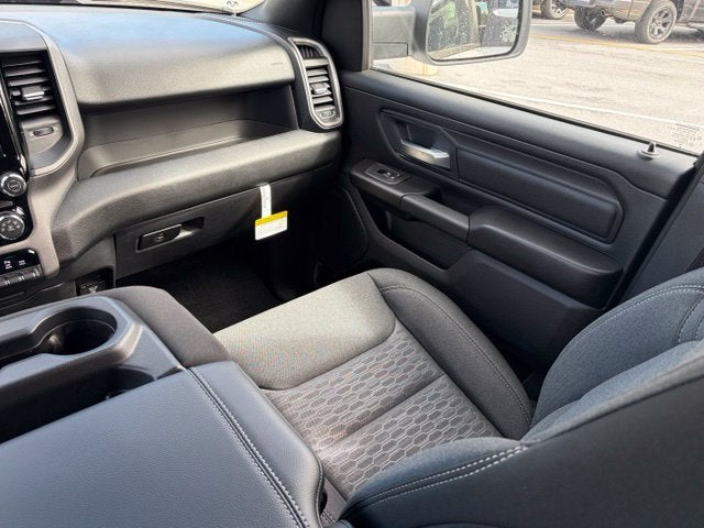 2027 RAM Ram 1500 RAM 1500 TRADESMAN CREW CAB 4X4 6'4' BOX