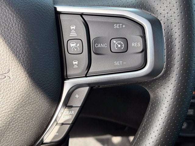 2027 RAM Ram 1500 RAM 1500 TRADESMAN CREW CAB 4X4 6'4' BOX