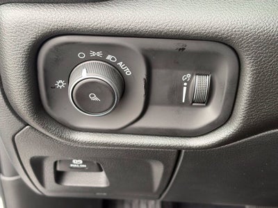 2027 RAM Ram 1500 RAM 1500 TRADESMAN CREW CAB 4X4 6'4' BOX