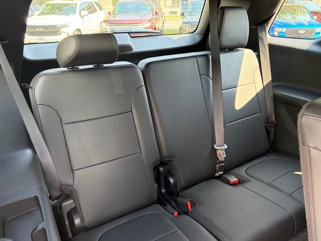 2023 Chevrolet Traverse FWD LT Leather