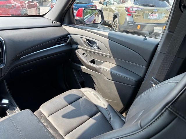 2023 Chevrolet Traverse FWD LT Leather