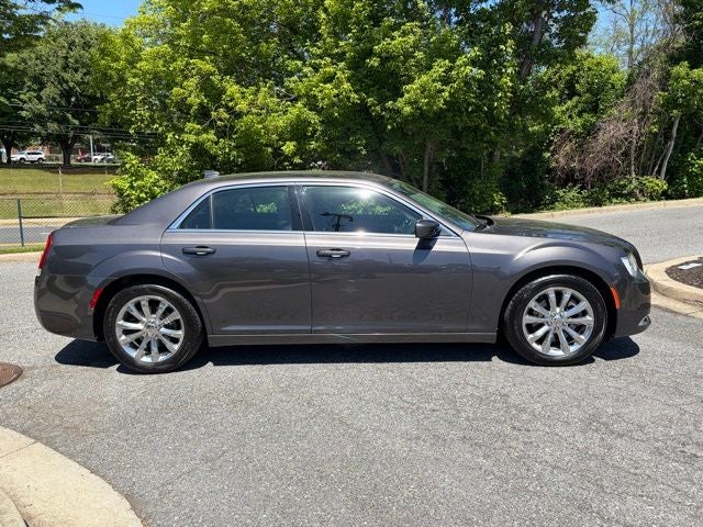 2016 Chrysler 300 Limited