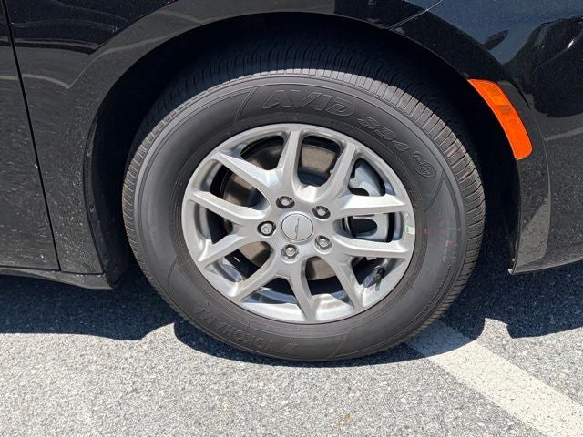 2027 Chrysler Pacifica PACIFICA SELECT