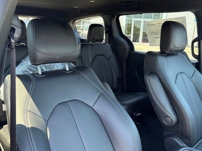 2027 Chrysler Pacifica PACIFICA SELECT