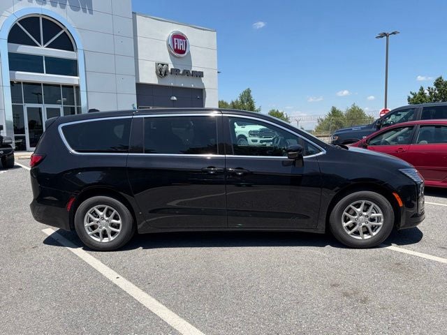 2027 Chrysler Pacifica PACIFICA SELECT