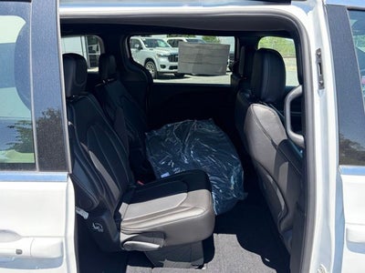 2027 Chrysler Pacifica PACIFICA SELECT