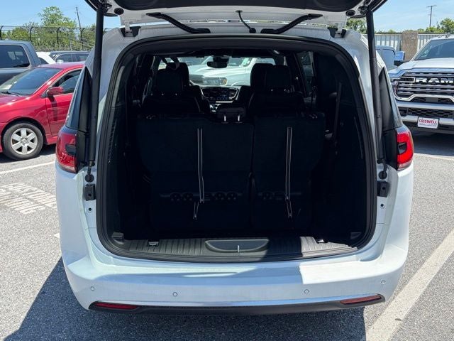 2027 Chrysler Pacifica PACIFICA SELECT