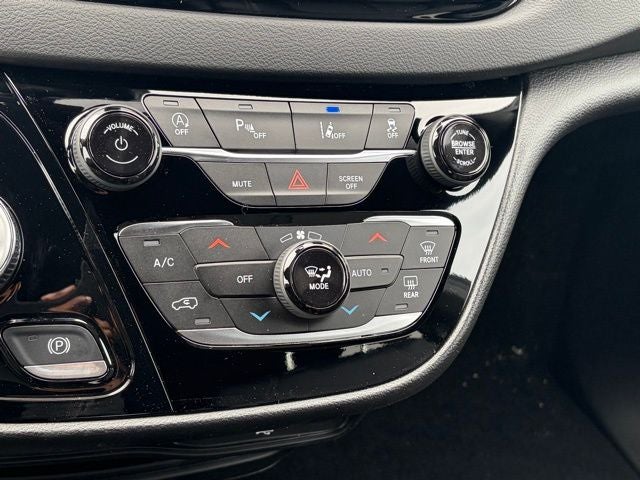 2026 Chrysler Voyager VOYAGER LX